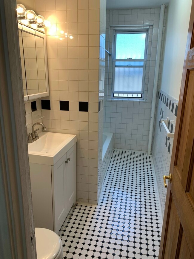 360 Riverway Unit 6