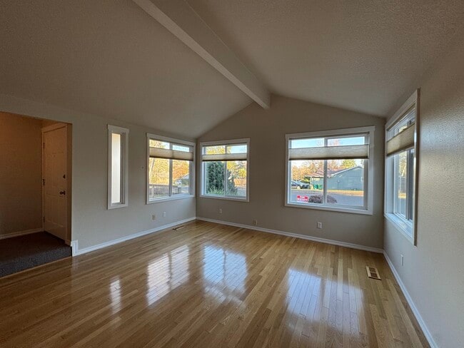 Photo - 9775 SW Robbins Dr