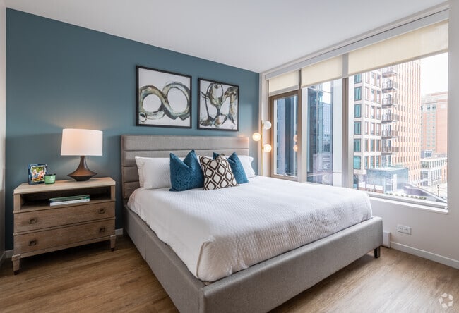 2BR, 2BA - 838SF