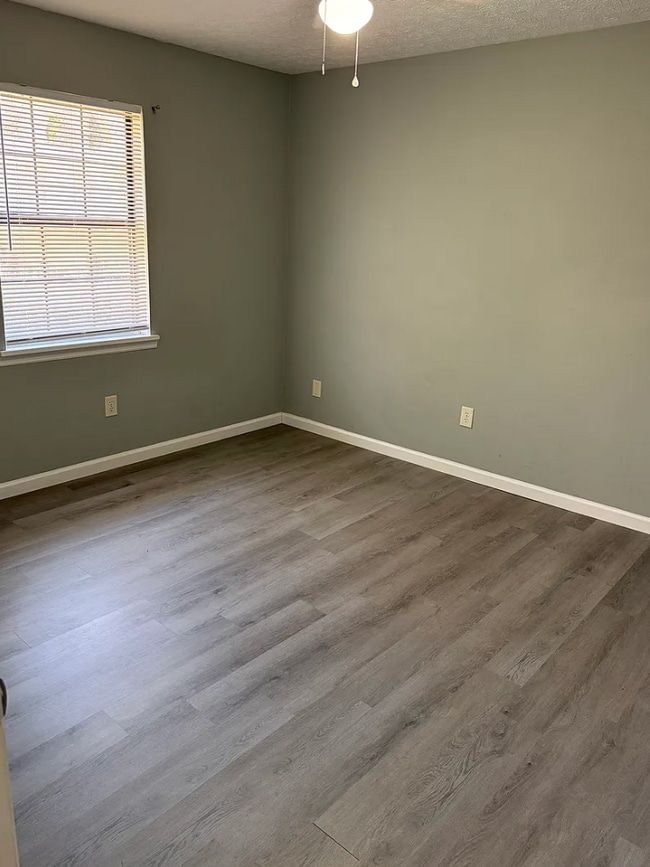 Photo - 162 Windy Hill Pl