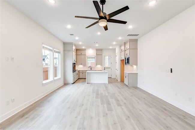 Photo - 1703 Kit Cir