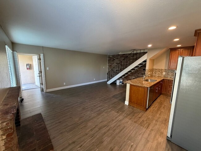 Photo - 5619 42nd St Unit 5619-3