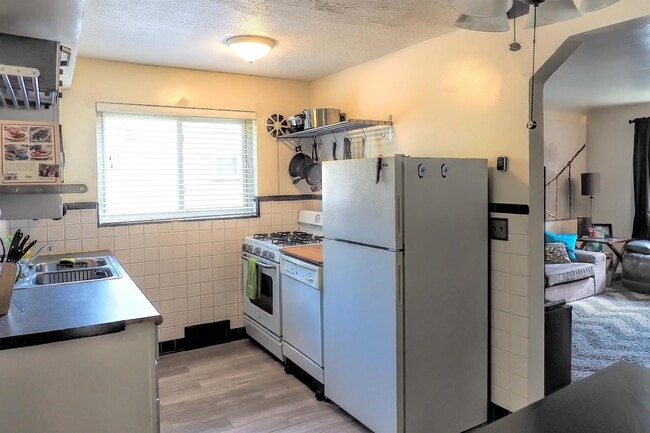 6217 Fairhurst Ave Unit 3