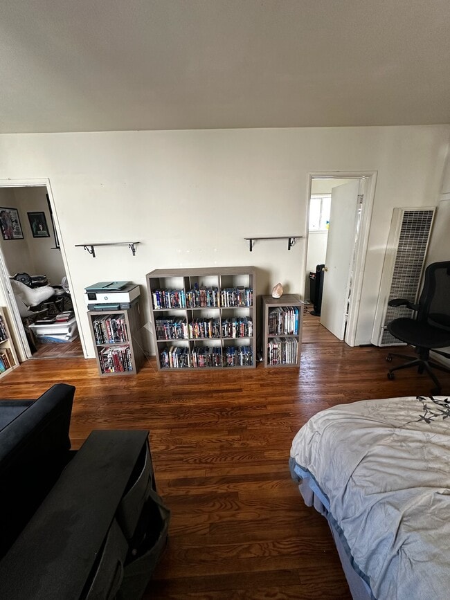 Living area - 309 N Hollywood Way Unit #3