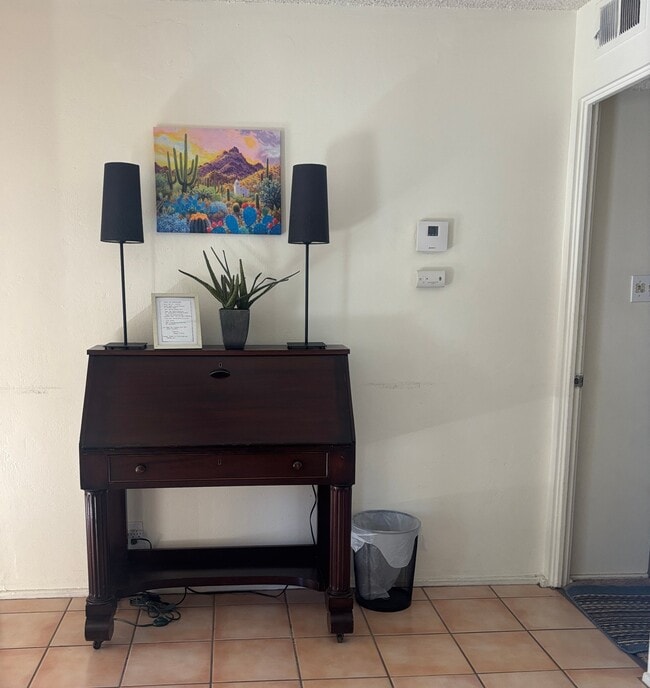 Photo - 6 W Greenock Dr Unit 6C