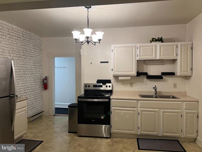 Photo - 110 S Charles St Unit 8