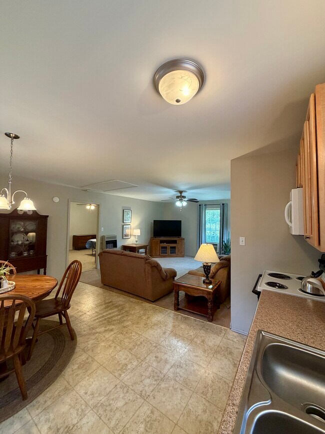 340 Rock Creek Rd Unidad Garage Apartment