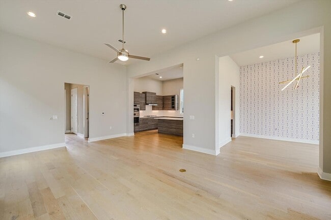 Photo - 6133 Florencia Ln