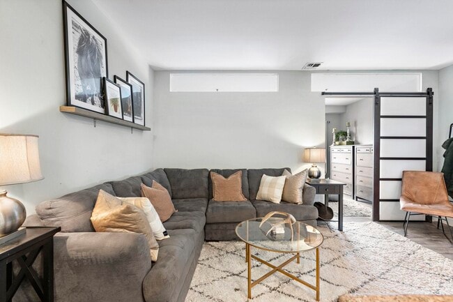 Building Photo - 72 Park Ave Unit 4D Rental