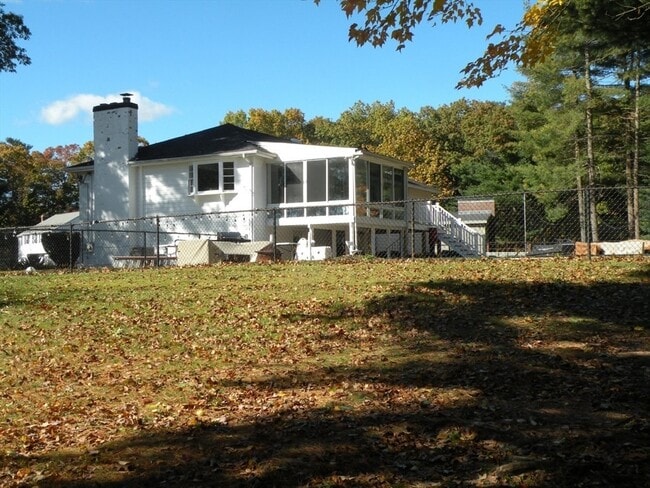 Photo - 2 Williams St