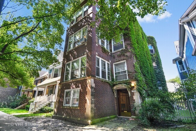 Building Photo - 5826 N Wayne Ave Unit 1