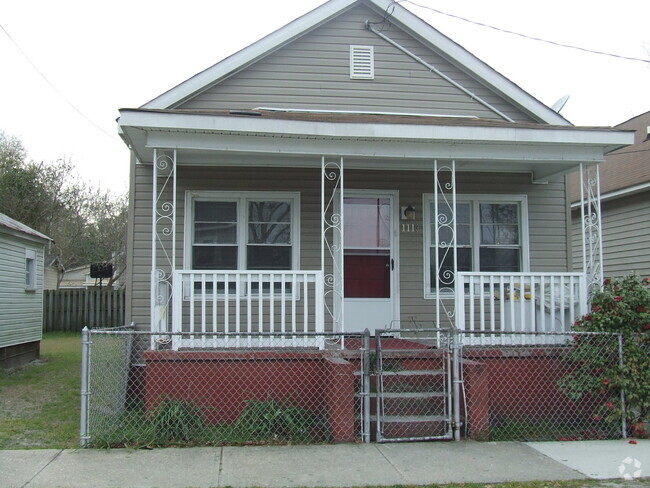 Building Photo - Lovely 2BR + office 1 BA Single family Rental