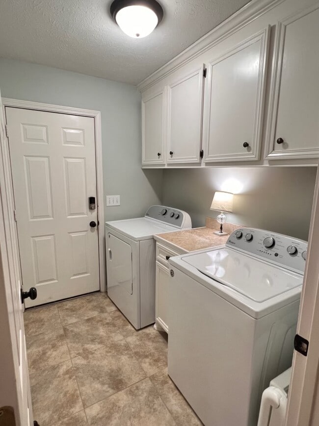 Building Photo - 104 Clearbrook Ln Rental