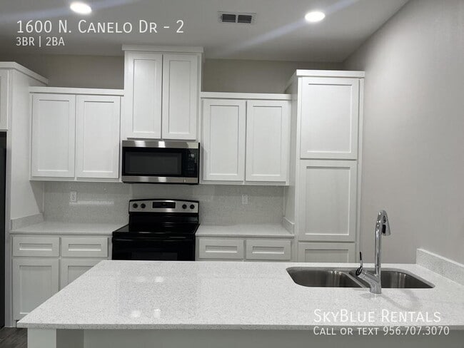 Building Photo - 1600 Canelo Dr Unit 2