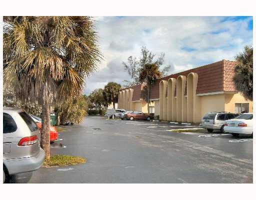 Building Photo - 11350 Royal Palm Blvd Unit 11350