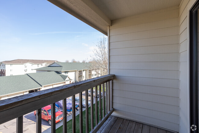 2BR, 1BA - 1020SF - Balcony - Eastern Hills Apartments