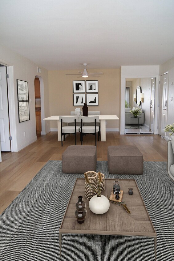 Photo - 3825 E Camelback Rd (Phoenix, AZ)
