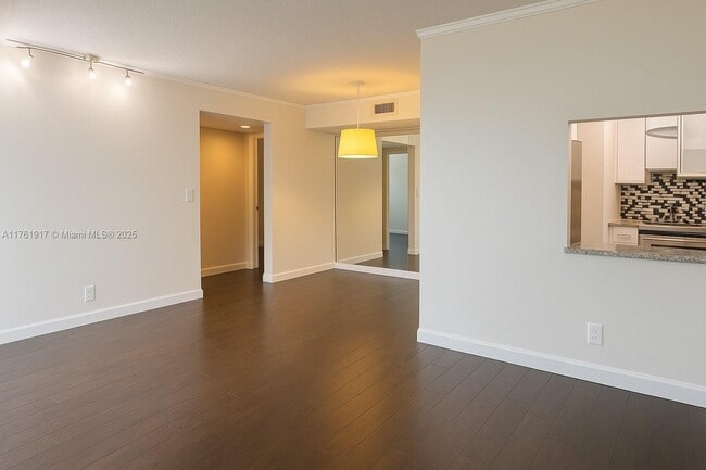 Photo - 1050 SE 15th St Unit 203