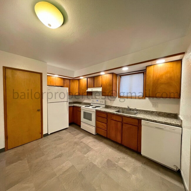 Kitchen - 703 Easy St
