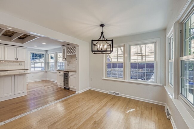 Photo - 30 S Hoyt St