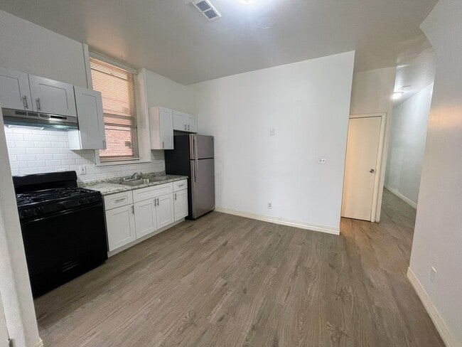 Building Photo - 1311 W Allegheny Ave Unit 1 Rental