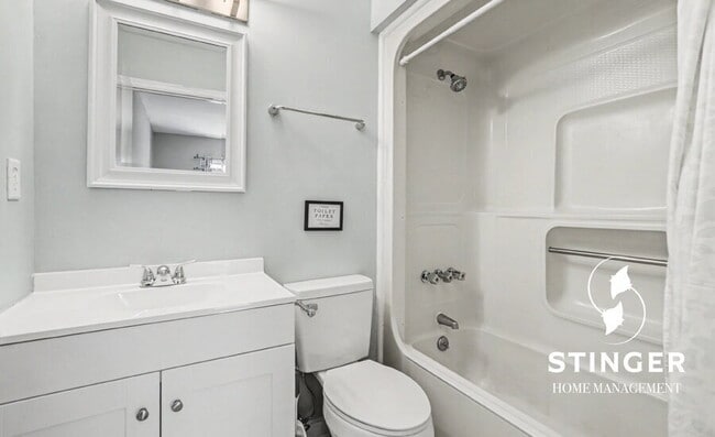 Building Photo - 20 Battery Ln