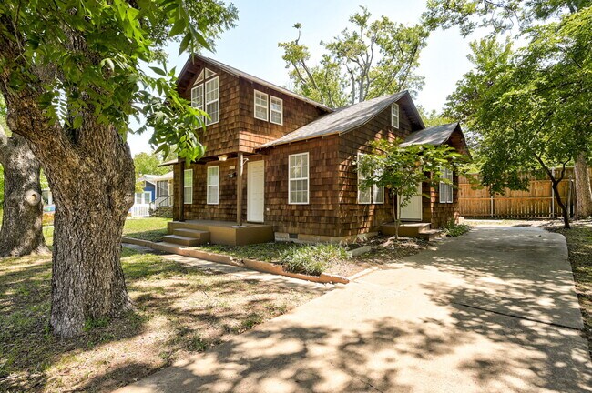 Photo - 639 S Pickard Ave