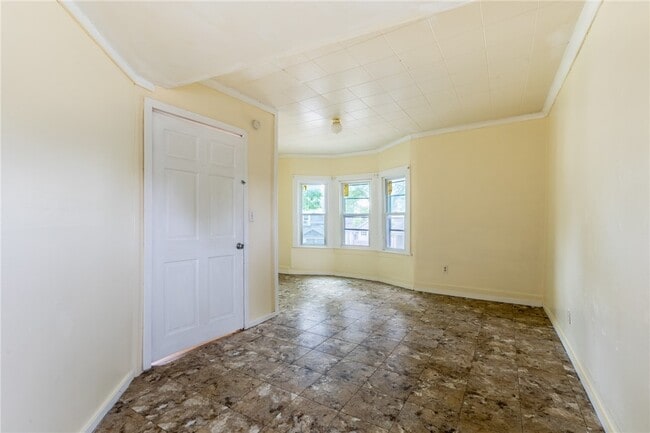 Building Photo - 42 Wilcox St