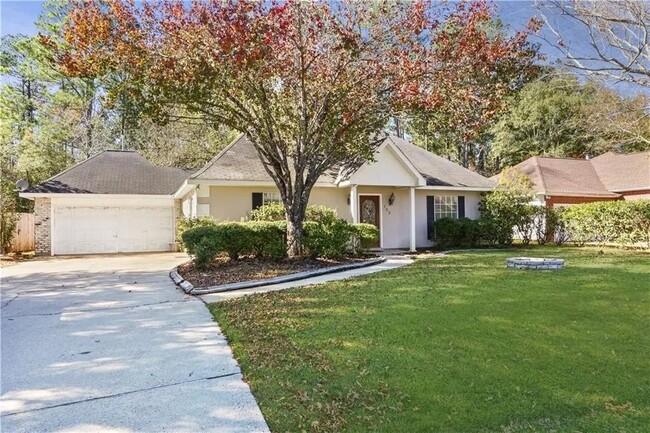 Building Photo - 122 Woodcrest Dr Rental