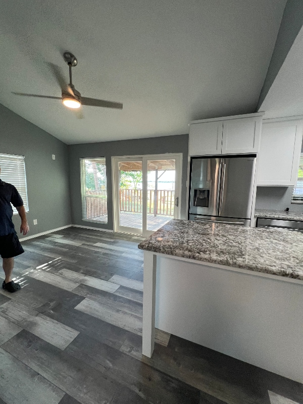 Photo - 900 Crazy Horse