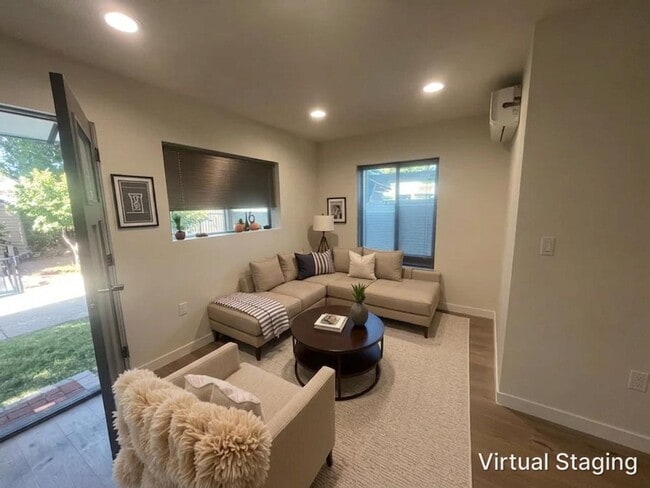 11303 Paso Robles Ave