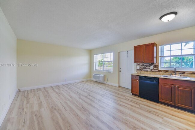 Photo - 5420 NE 22nd Terrace Unit 18