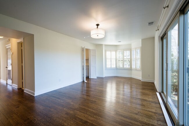 Photo - 420 Linkhorn Dr