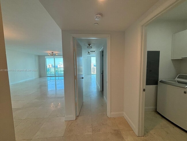 Photo - 3301 NE 183rd St Unidad 2705
