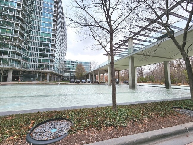 Photo - 9655 Woods Dr Unit 512