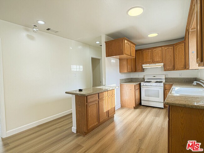 1555 W 204th St Unit 1555