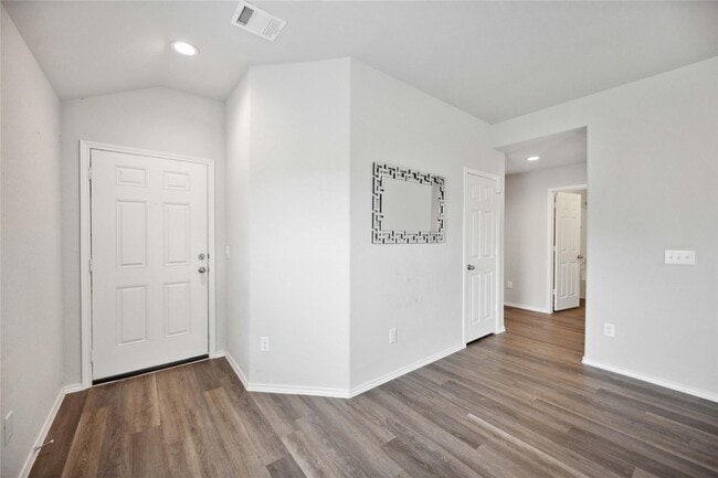Photo - 7907 Hollow Root Ln