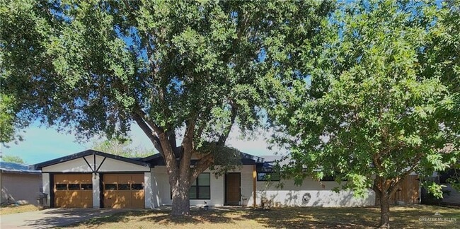 Building Photo - 25 S 15th Ave