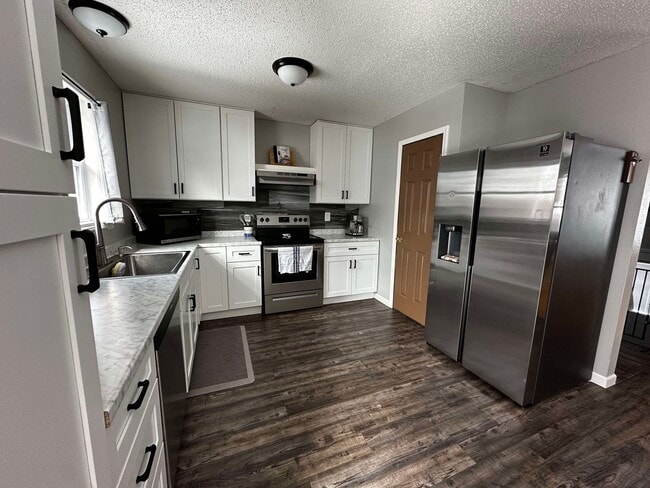 Photo - 3 Bedroom, 2 bath home for rent in Waynesville