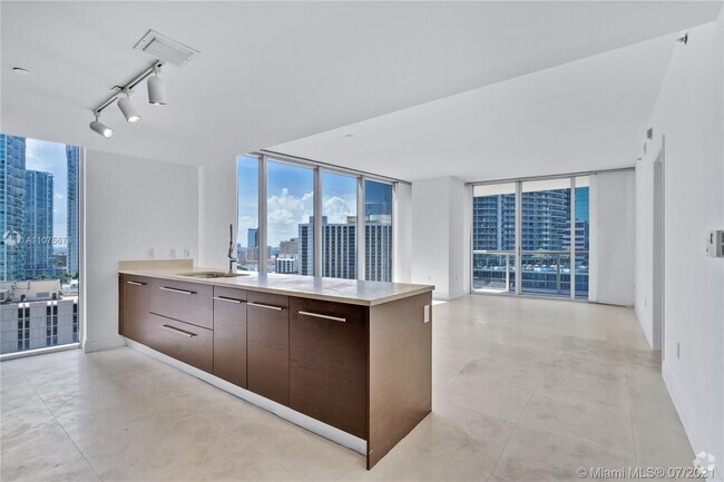 Building Photo - 475 Brickell Ave Rental