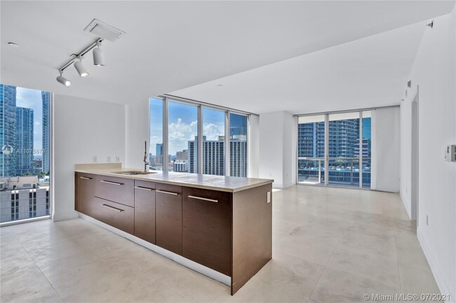 Photo - 475 Brickell Ave Condo