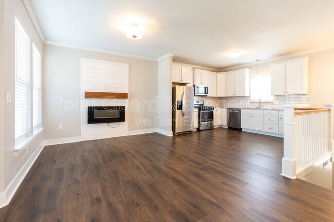 Photo - 331 N 127th St E