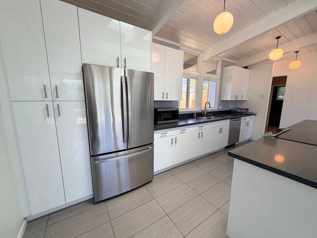 Photo - San Mateo 4Bed/2Ba Eichler Home with Putting Green, Vegetable Garden & Designer Finishes