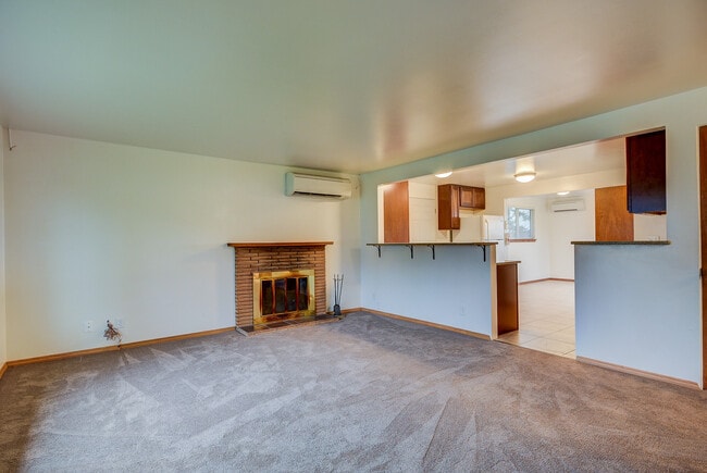 Photo - 4 Bed 2 bath Home in the Heart of Oak Harbor