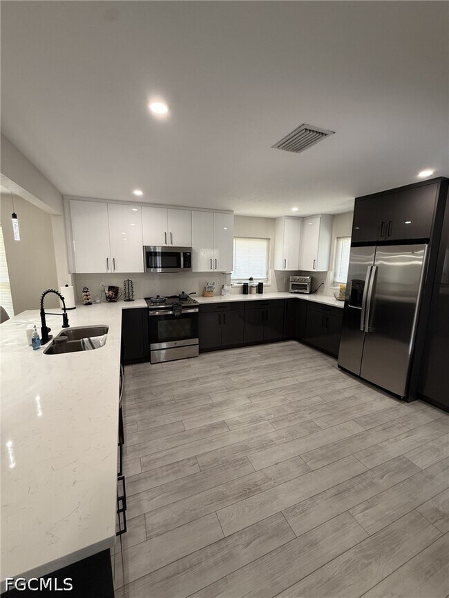 Photo - 1414 SE 6th Ave