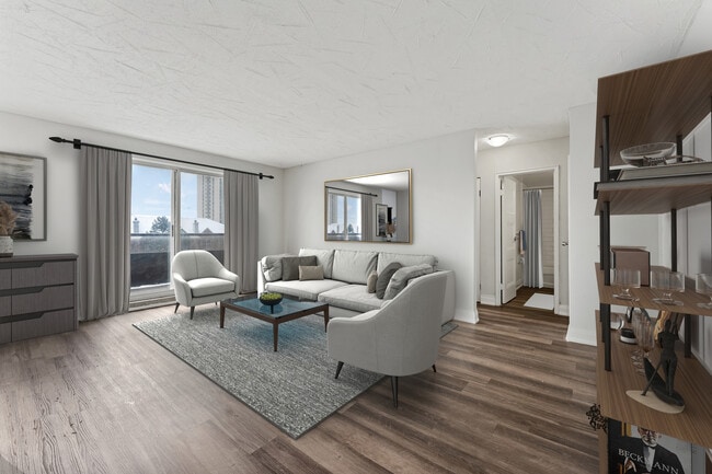 Photo - 3063 Kingsway Dr