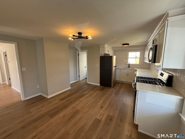 Photo - 3 Edgewood St