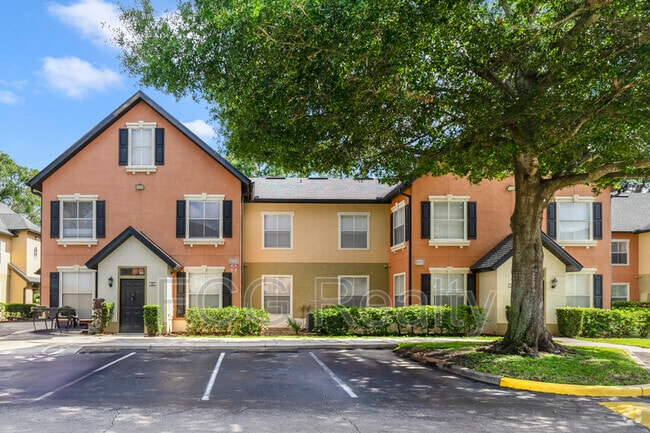 Building Photo - 6021 Westgate Dr Unit Apt 824