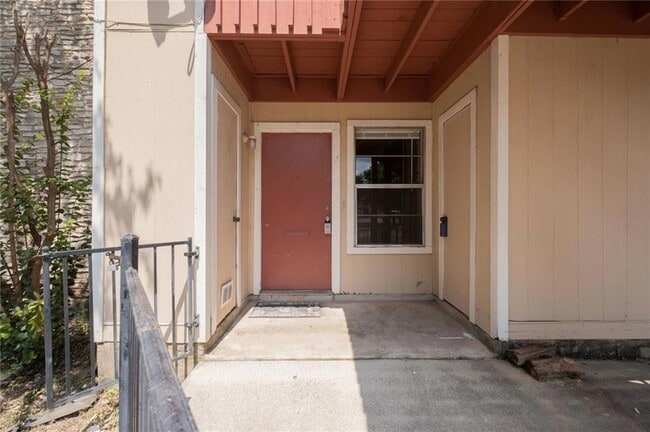 Photo - 211 Sport Clips Wy Unit A