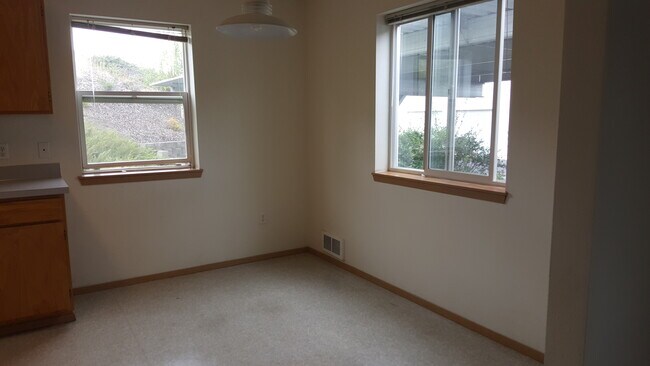 Photo - 450 NW Parr Dr Unidad 2